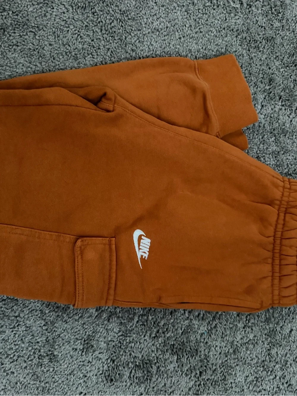 Nike Women’s Rust Cargo Jogger Pants